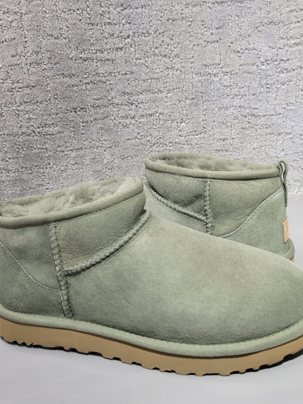 UGG Classic Ultra Mini Womens Size US 7 Light Green Suede Lined Fur Snow Boots - Picture 6 of 13